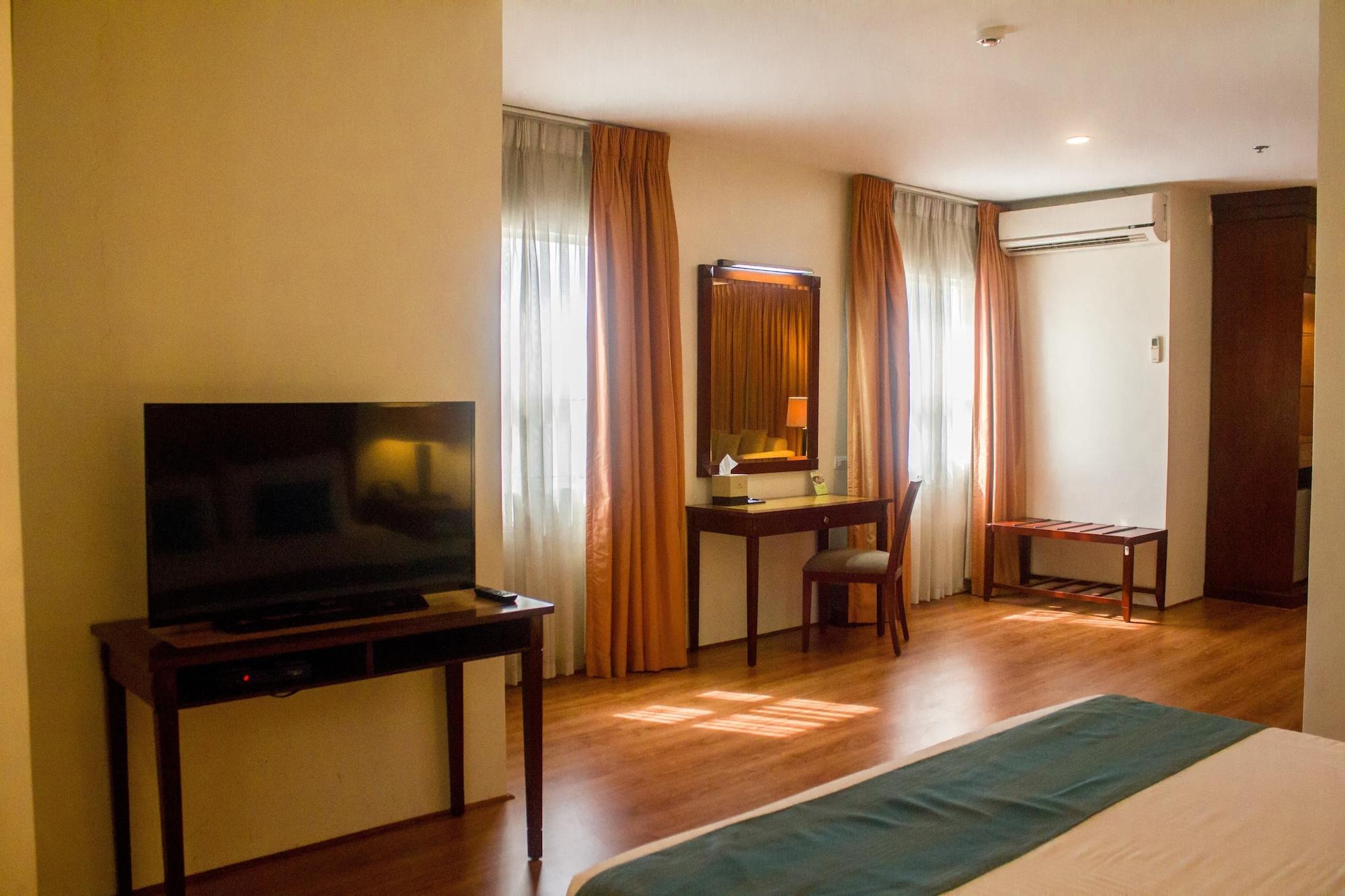 Citi Park Hotel Cebu Powered By Cocotel Экстерьер фото